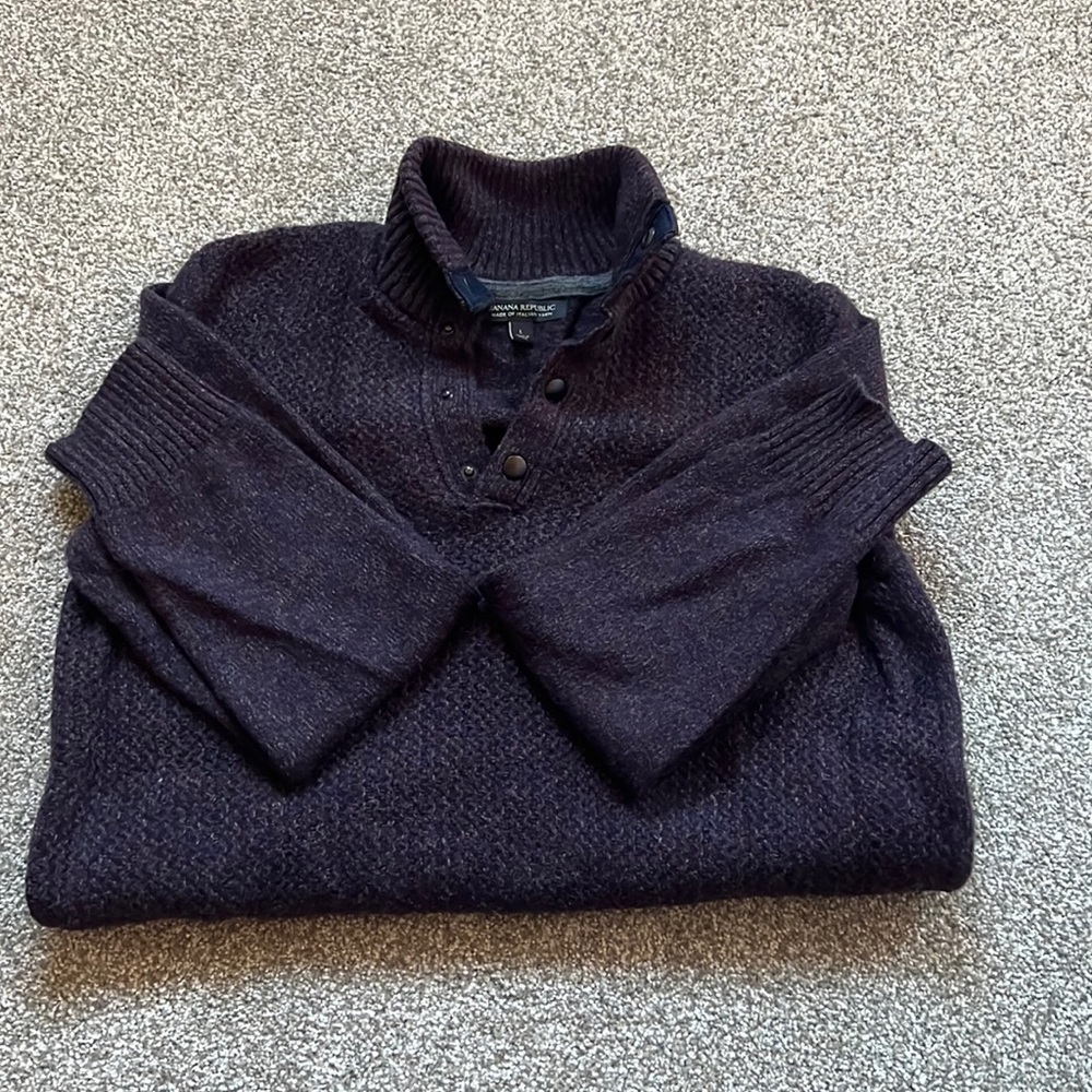 Men’s Banana Republic sweater